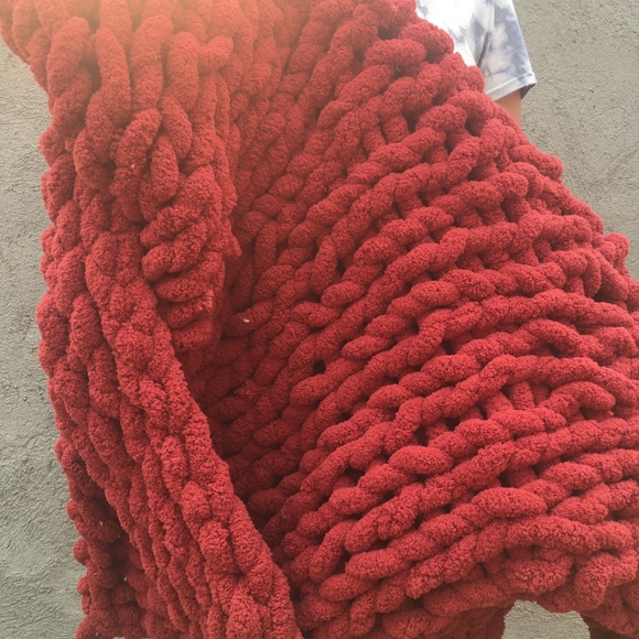 Handmade chunky blanket - Picture 3 of 3